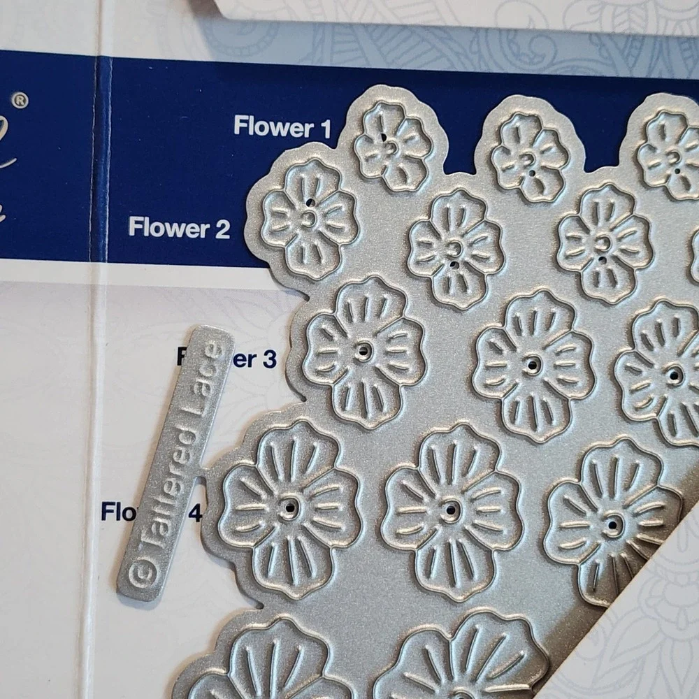 Tattered Lace Miniature Swift Charisma 4 Die Set Daisies Leaves Camara Floral